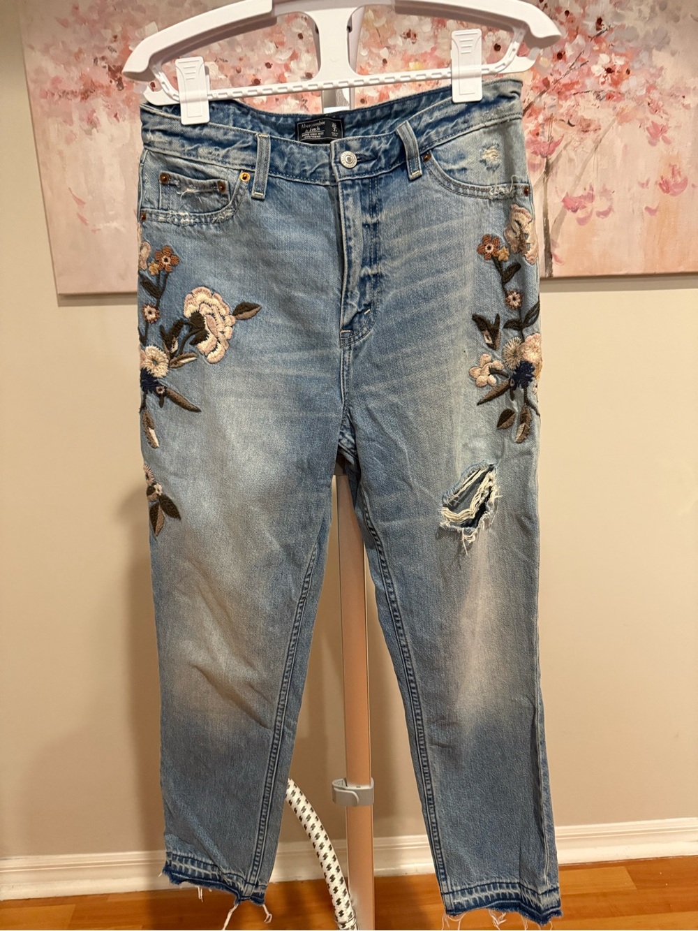 Abercrombie & Fitch Light Blue Embroidered Annie High Rise Girlfriend Jeans